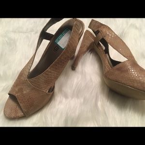 MODA SNAKESKIN HEELS Size 8.5